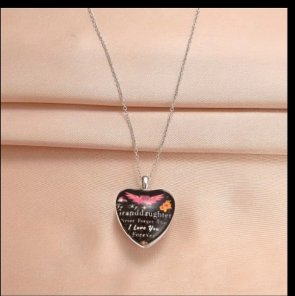 NEW! Sentimental Heart Shaped Granddaughter Pendant Necklace. NWOT - Picture 2 of 3